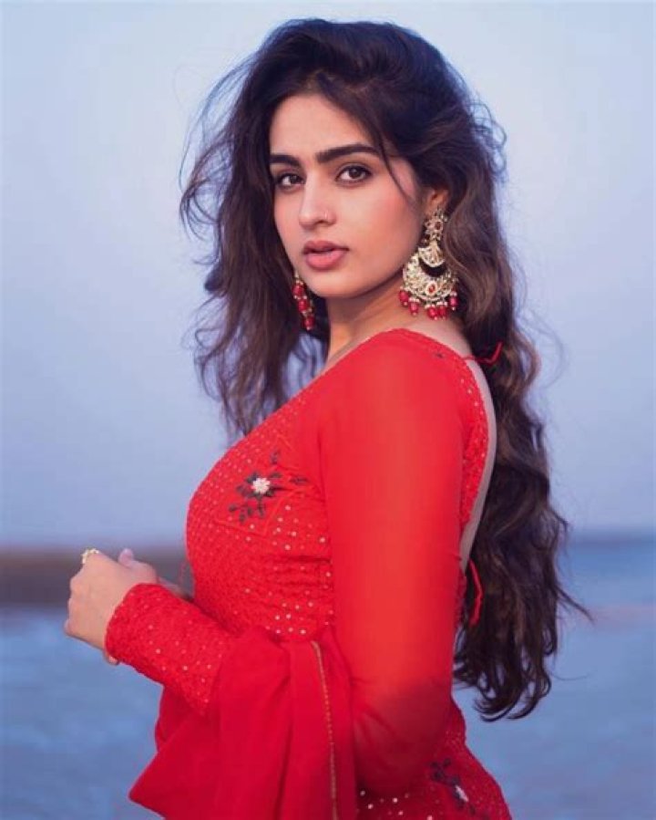 Ayesha Khan: Talented Actress And Versatile Performer