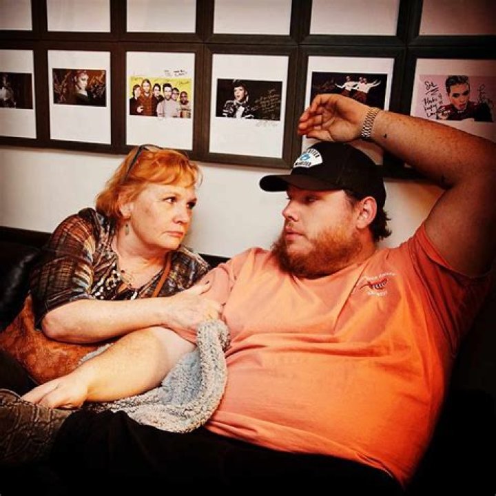 Are Luke Combs' Parents Still Together? The Definitive Truth