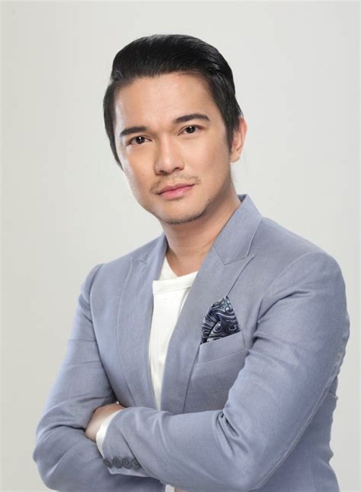 Unveiling Asher Raymond V: The Quintessential Guide