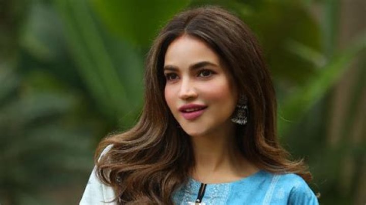 Unveiling Ayesha Khan's Age: A Comprehensive Lookup