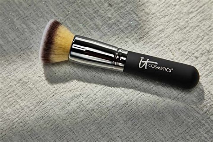 A Comprehensive Guide To The Ultimate Liquid Foundation Brush
