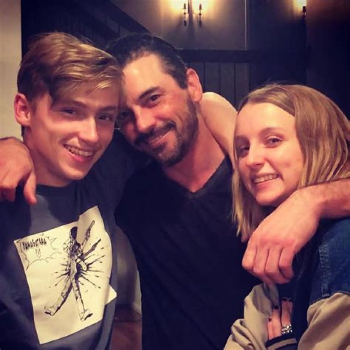 How Many Kids Skeet Ulrich Has? - Complete Guide