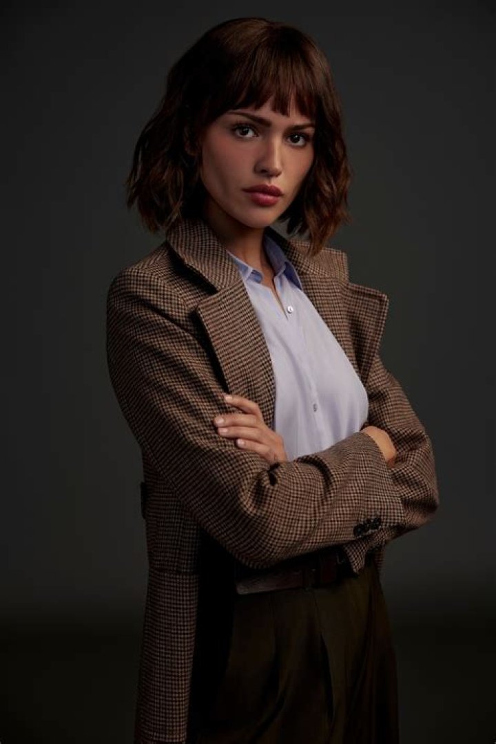 How Old Is Ellen Pompeo, The Actress Behind Dr. Meredith Grey?