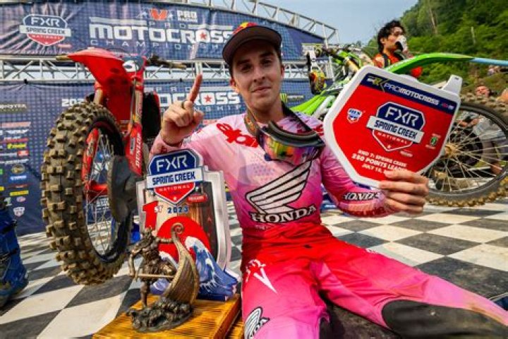 The Definitive Guide: Uncovering Hunter Lawrence's Height