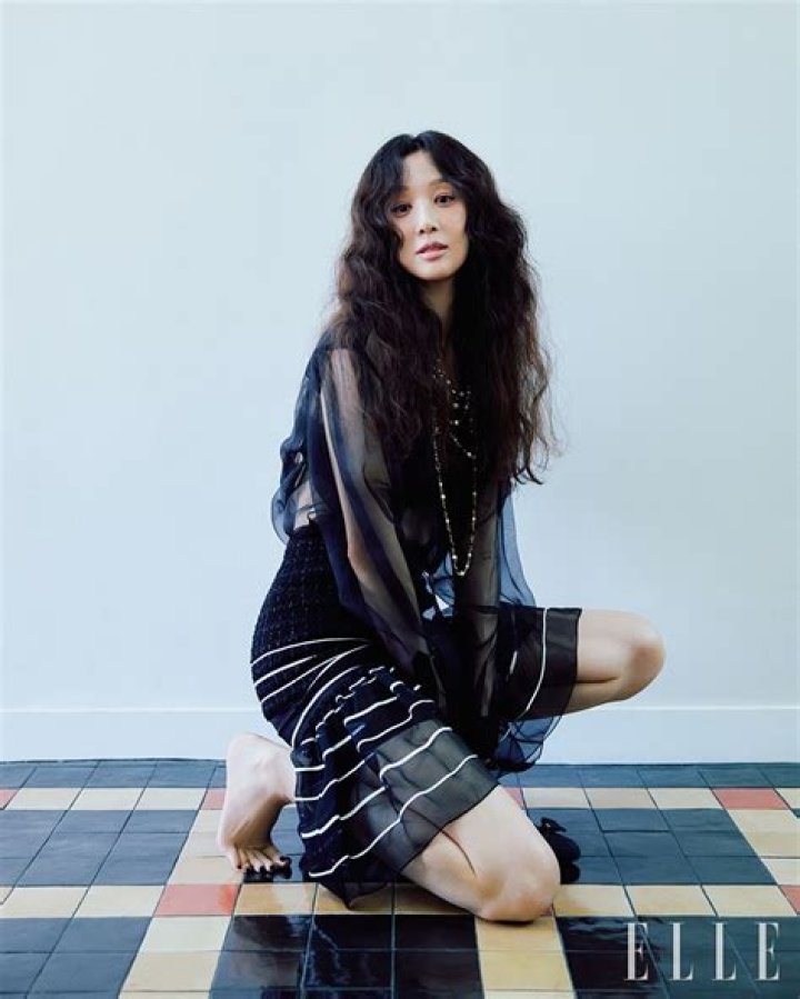 Mesmerizing Chemistry Between Jung Ryeo-won And Lee Dong-wook