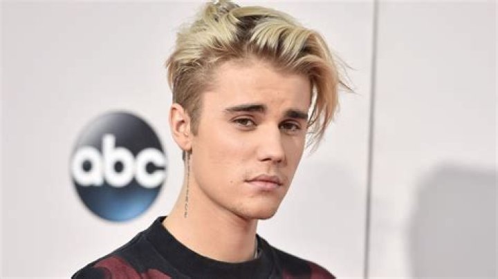 The Ultimate Guide To Justin Bieber: Biography, Albums, And More
