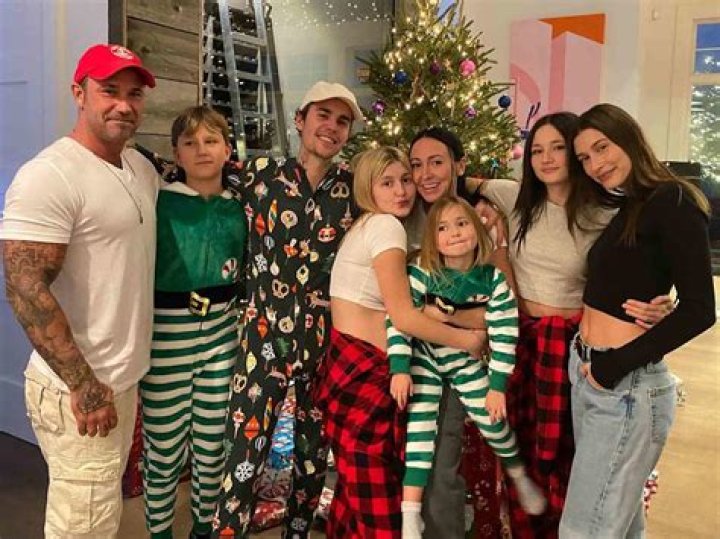 Discover Justin Bieber's Beloved Family: A Look At His Close-Knit Circle