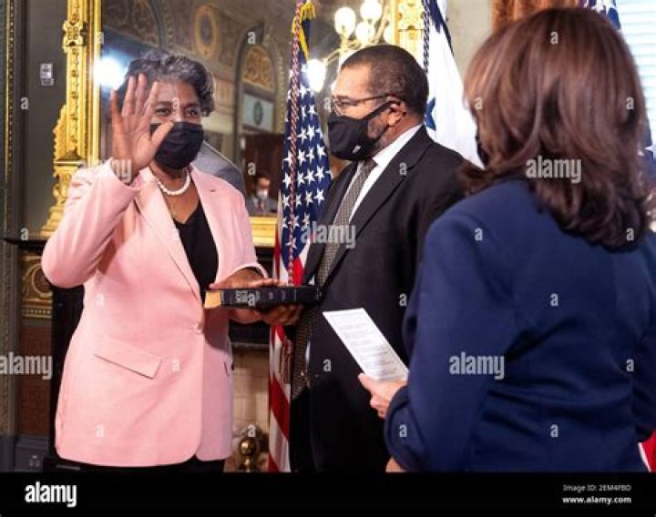 Unveiling The Power Of The "Linda Thomas-Greenfield Husband Photo"