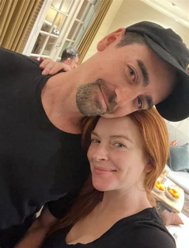 Lindsay Lohan: Is It Really Her Or Her Twin? Unveiling The Truth