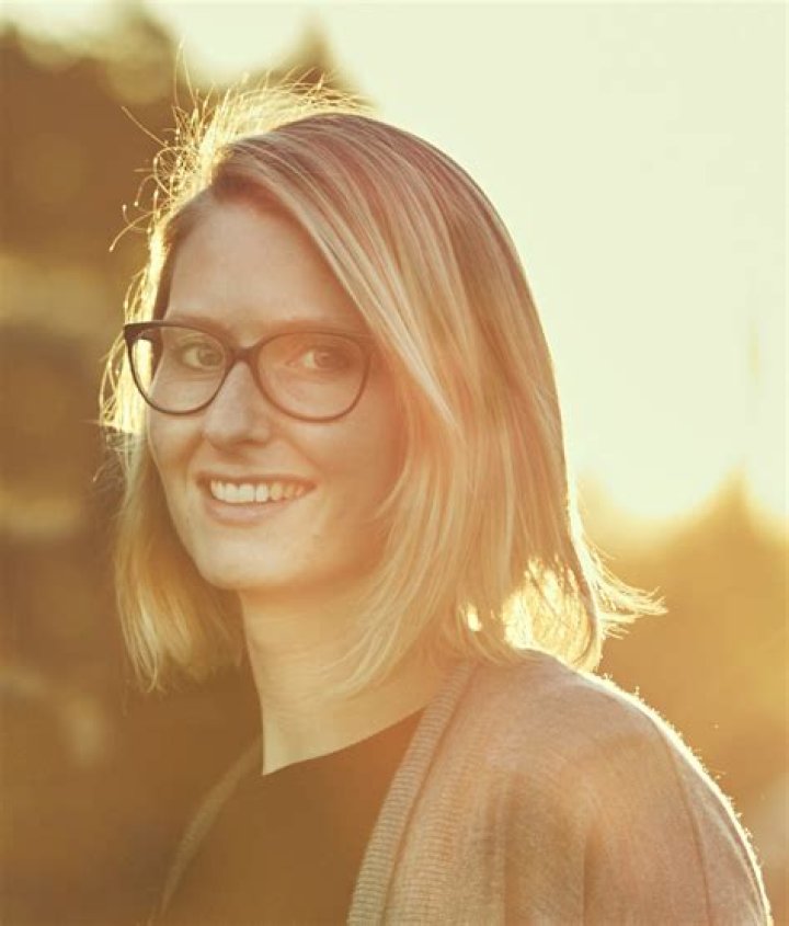 The Ultimate Lizzie Ross Guide: Discover Her Journey And Impact