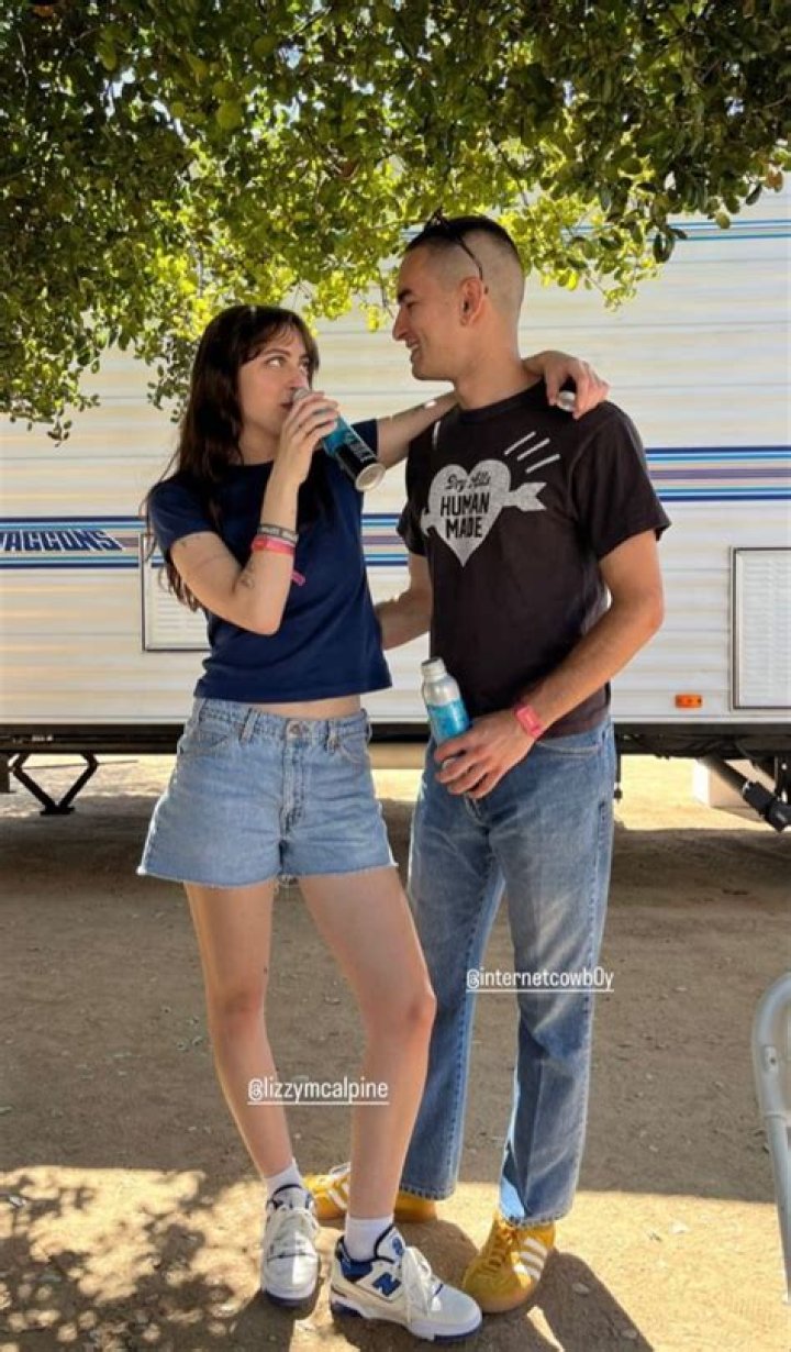 Lizzy McAlpine's Love Life: Exploring Her Romantic Relationships