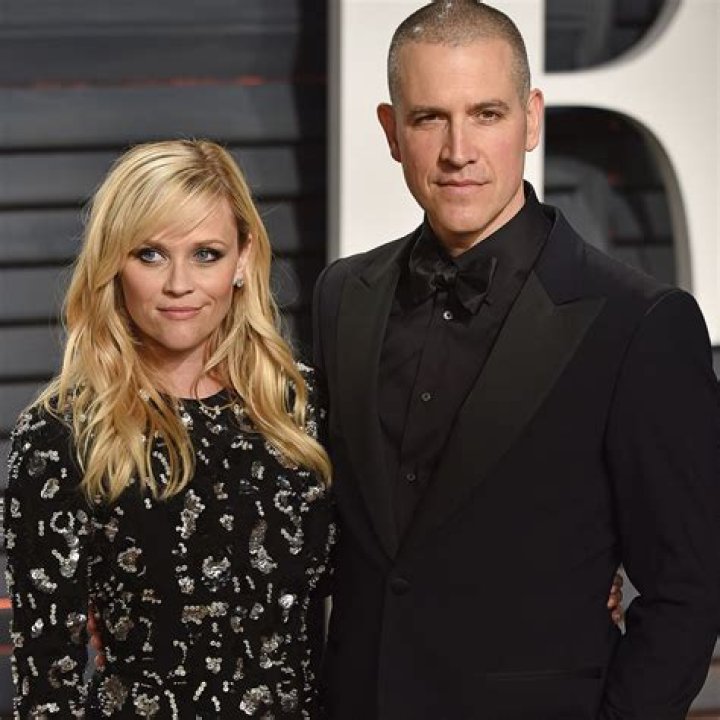 Discover Reese Witherspoon's Spouse: The Man Behind The Star