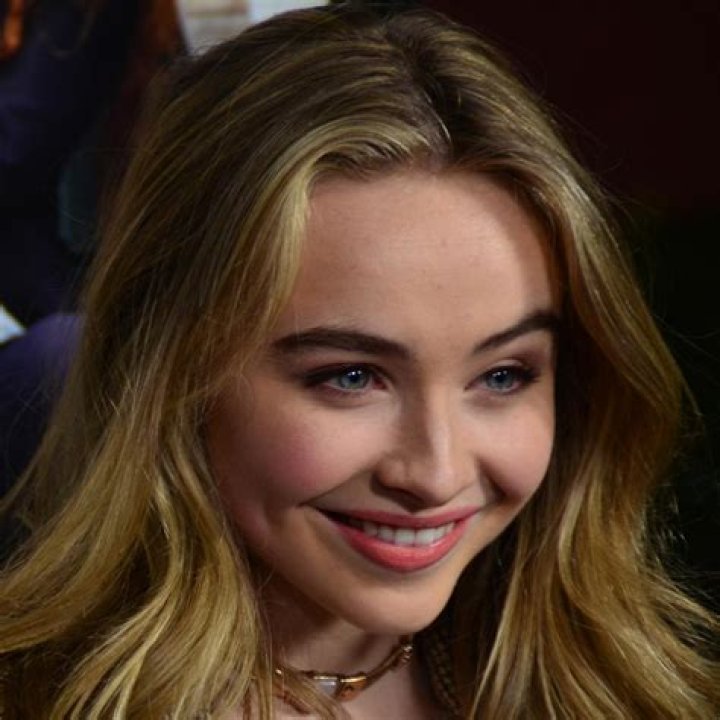 Uncovering The Net Worth Of Sabrina Carpenter: A Revealing Look