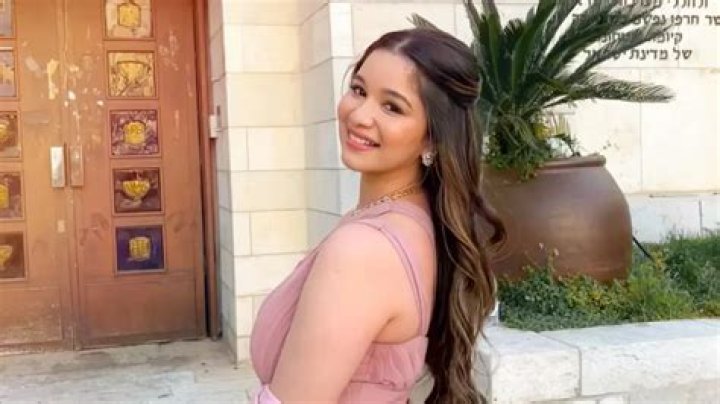 Uncover The Age Of Sachin Tendulkar's Daughter: Sara Tendulkar's Age Revealed