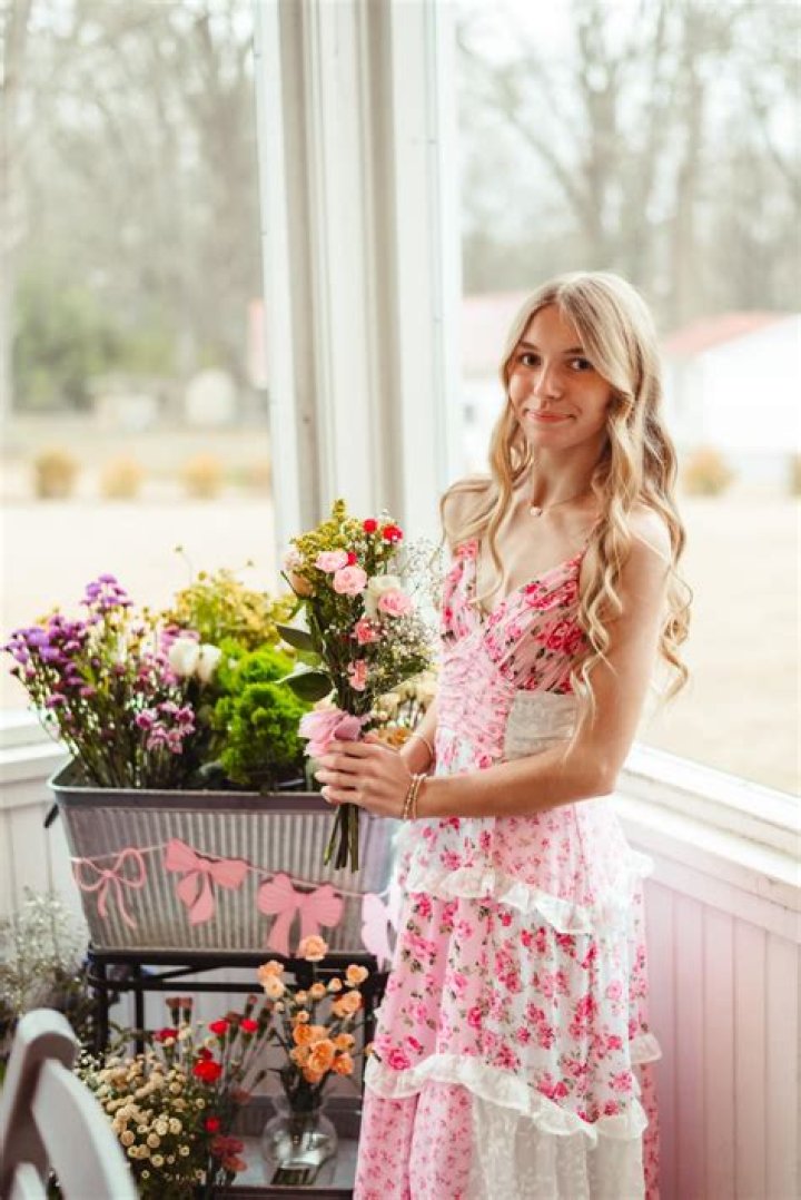 The Ultimate Guide To Sarah Sturgill: Biography, Music, And Legacy