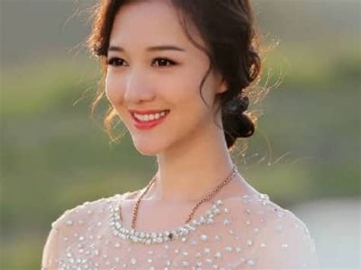 Discover The Unseen World Of Wenwen Han On Instagram