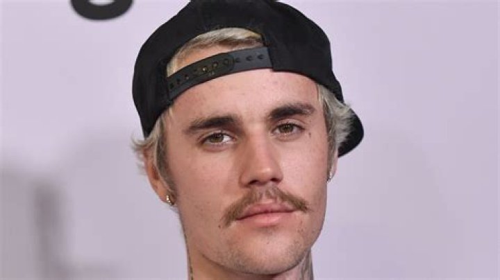 Justin Bieber's Rise To Fame: What Launched Him Into Stardom?