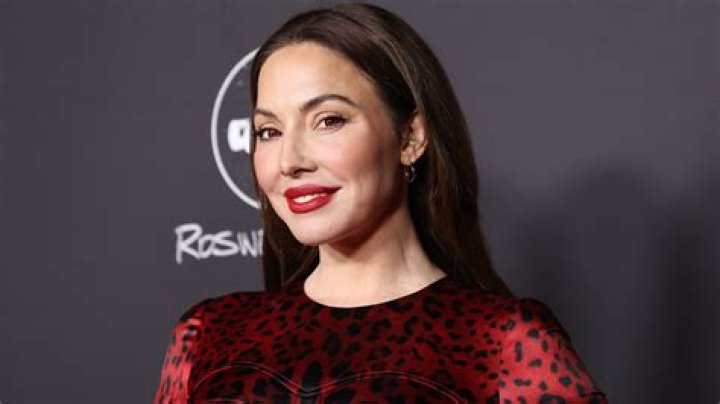 The Ultimate Guide To Whitney Cummings' Spouse: Marriage, Divorce, And Everything In Between