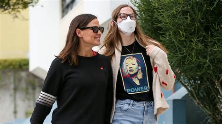 Why Jennifer Garner's Daughter Violet Wears A Mask: The Untold Story