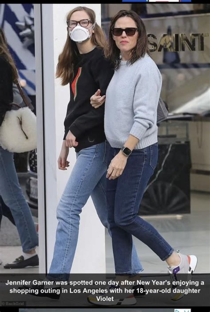 Why Violet Affleck Always Hides Her Face: The Mystery Unraveled