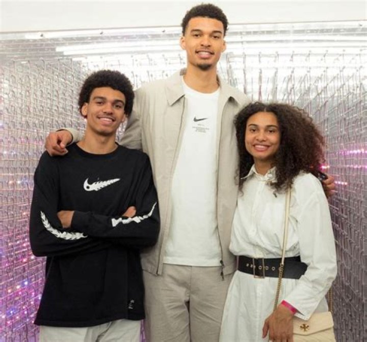 Uncover The Height Of Zach Edey's Towering Siblings